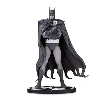 Ограничение за Продажба на Macfarlane Високо Качество на Смолата DC Директен Батман Черно-Бяла Статуя Фигурка Модел Играчки 8 Инча