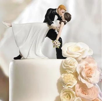 Романтичен танц с окунанием - Topper за торта във формата на фигурки двойки по поръчка