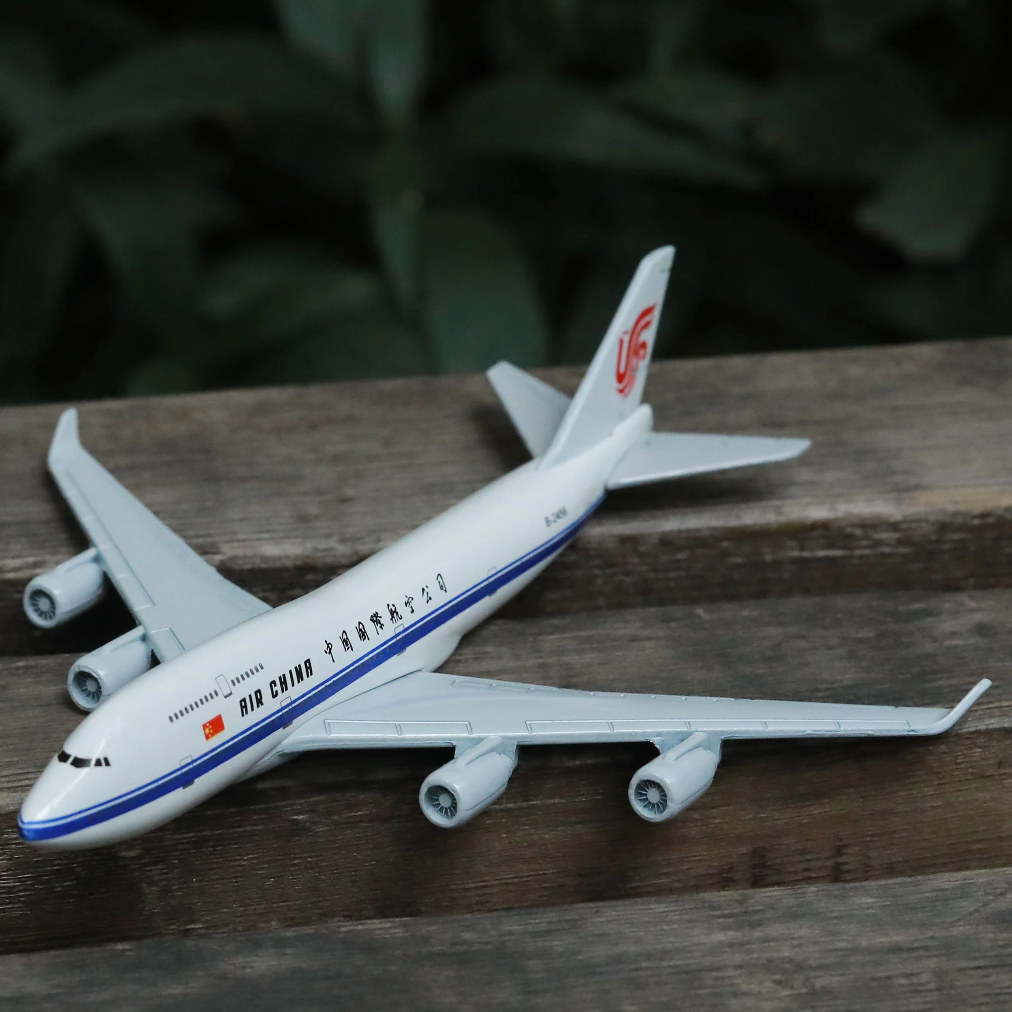 Изображение /thumbs_1-content/Air-china-боинг-747-самолет-за-леене_1508.jpeg